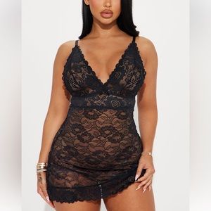 BRAND NEW Fitted babydoll lacy chemise